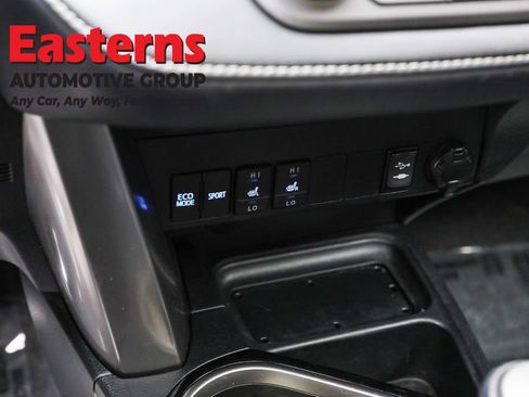 Used 2018 Toyota RAV4 Limited image 21