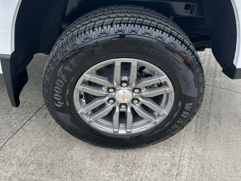 New 2025 Chevrolet Colorado LT w/ LT Convenience Package image 10