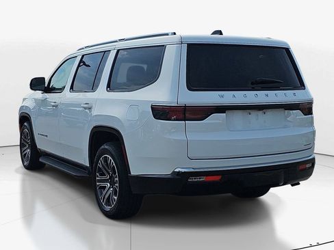 Used 2024 Jeep Wagoneer Series II w/ Flexible Seating Group RWD image 8