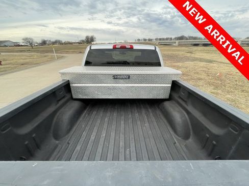 Used 2018 Chevrolet Silverado 1500 LT w/ All Star Edition image 7