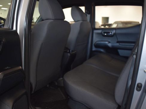 Used 2017 Toyota Tacoma TRD Off-Road image 20