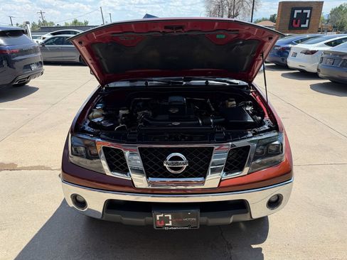 Used 2016 Nissan Frontier SL w/ Moonroof Package AWD/4WD image 18