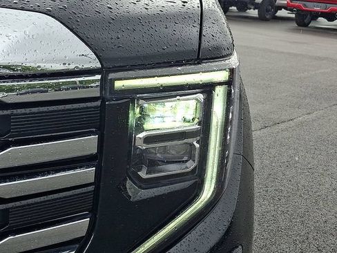 Used 2024 GMC Sierra 1500 SLT AWD/4WD image 12