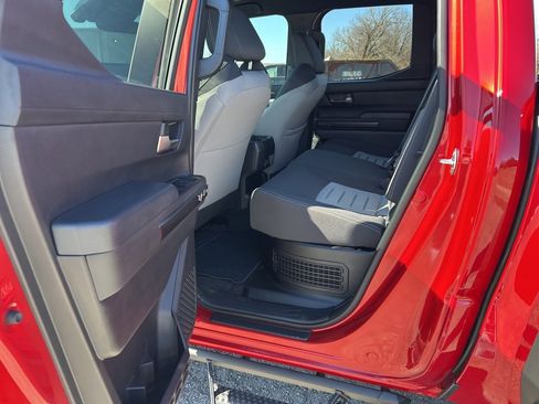 Used 2025 Toyota Tacoma TRD Off-Road image 24