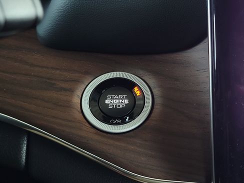 New 2025 Jeep Grand Cherokee L Summit w/ Advanced Protech Group IV AWD/4WD image 25