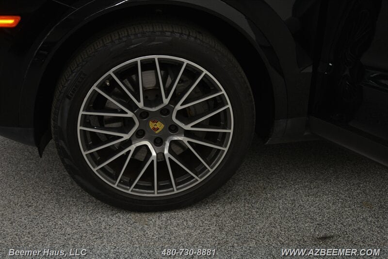 Used 2021 Porsche Cayenne S AWD/4WD image 47
