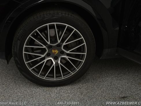 Used 2021 Porsche Cayenne S AWD/4WD image 47