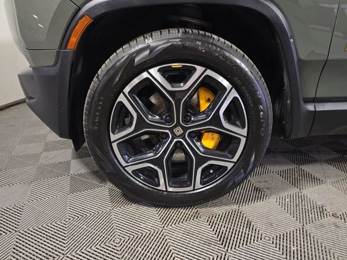Used 2022 Rivian R1S Launch Edition image 9