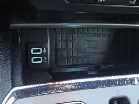 Used 2019 Ford Expedition XLT w/ Equipment Group 202A image 25