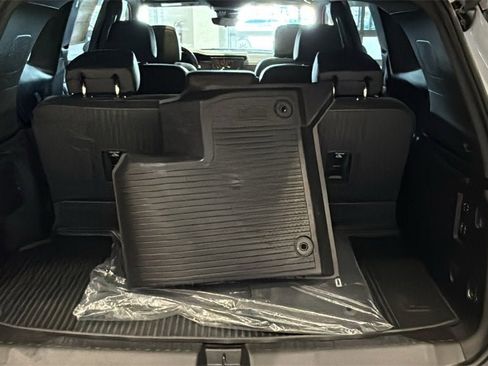 New 2026 GMC Acadia Denali w/ Super Cruise Package image 18