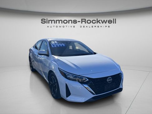 Used 2024 Nissan Sentra SV image 3