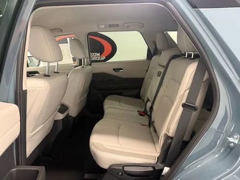 New 2026 Nissan Pathfinder SL image 16