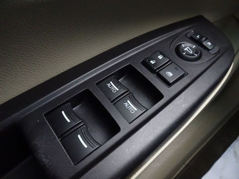 Used 2015 Acura RDX AWD w/ Technology Package image 25