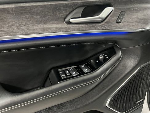 Used 2023 Jeep Grand Cherokee Overland image 28