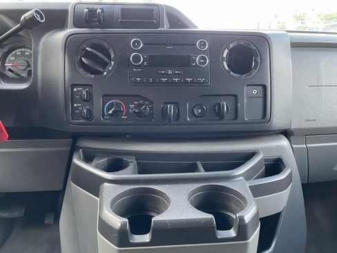 Used 2013 Ford E-350 and Econoline 350 XLT image 26