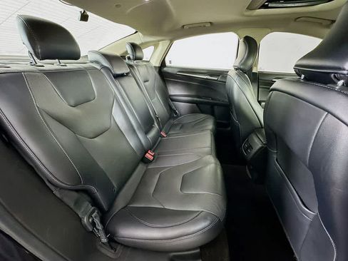 Used 2019 Ford Fusion Titanium FWD image 33