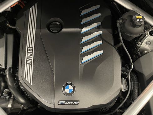 Certified 2022 BMW X5 xDrive45e w/ M Sport Package image 26