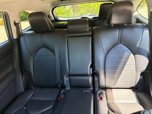 Used 2020 Toyota Highlander XLE AWD/4WD image 37