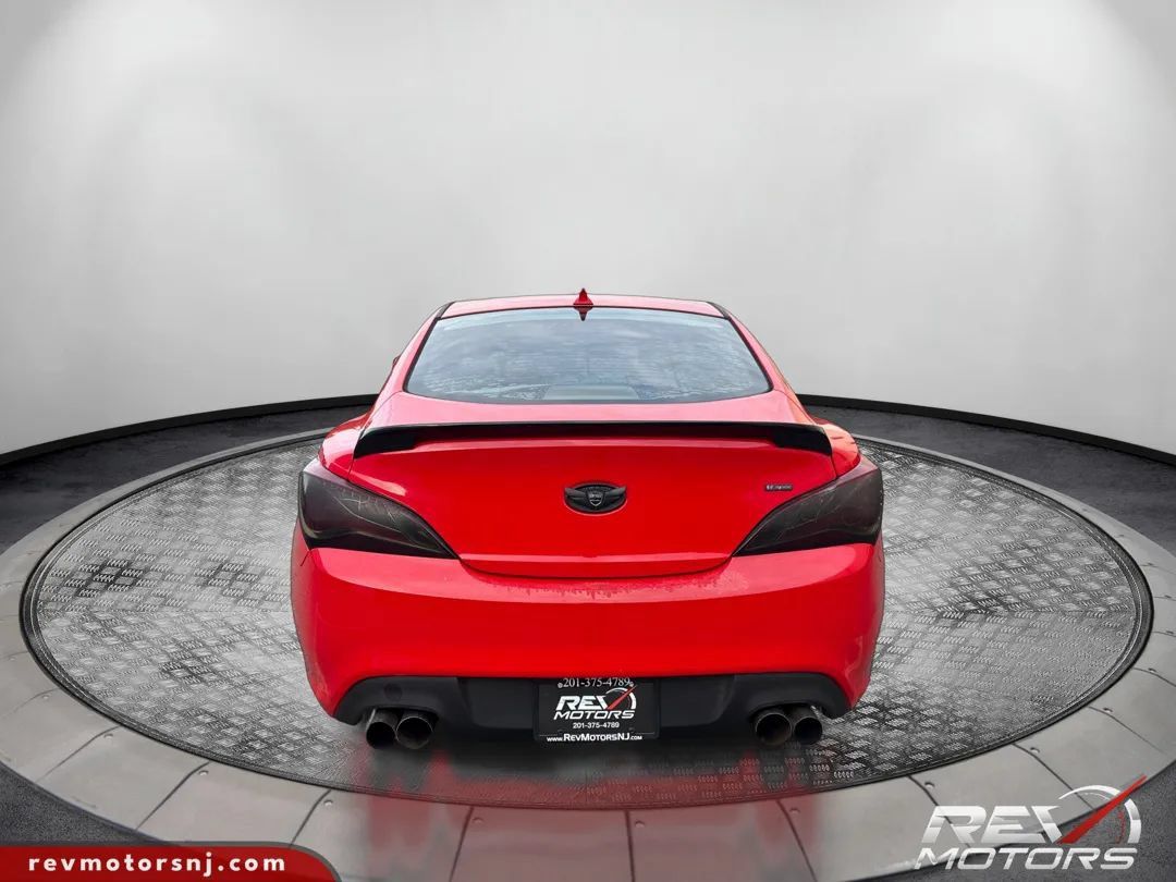 Used 2013 Hyundai Genesis 2.0T RWD image 4