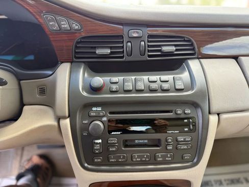 Used 2002 Cadillac De Ville DTS image 21