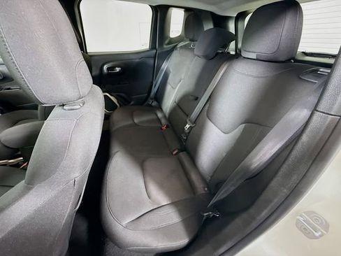 Used 2016 Jeep Renegade Latitude w/ Popular Equipment Group AWD/4WD image 27