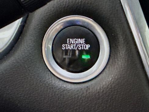 Used 2019 Chevrolet Traverse Premier w/ LPO, Blackout Package FWD image 21
