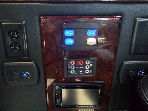 Used 2014 Mercedes-Benz Sprinter 2500 image 9