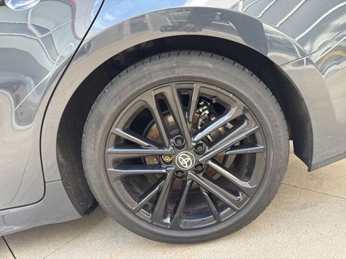 Used 2025 Toyota Camry SE image 9