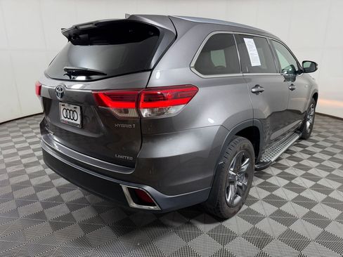 Used 2018 Toyota Highlander Limited Platinum AWD/4WD image 9