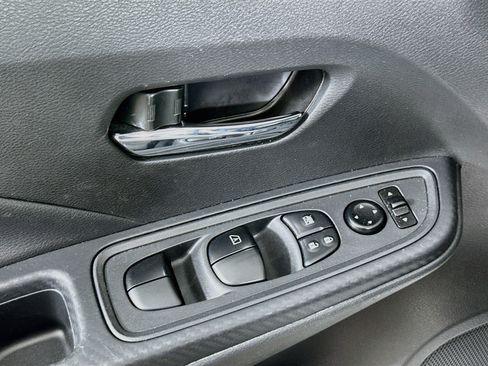 Used 2024 Nissan Versa SV FWD image 15