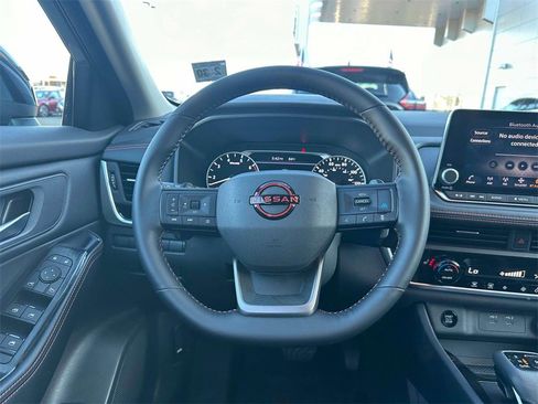 Certified 2025 Nissan Rogue SV image 14