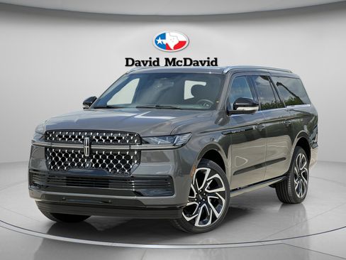 New 2026 Lincoln Navigator L Black Label AWD/4WD image 2