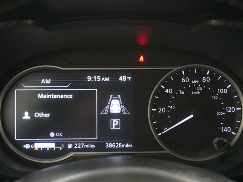 Used 2022 Nissan Versa SR image 15