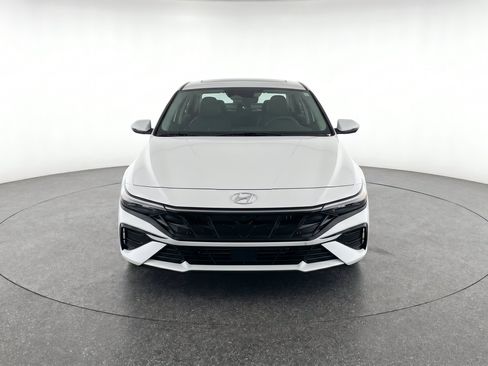 Used 2025 Hyundai Elantra SEL FWD image 2