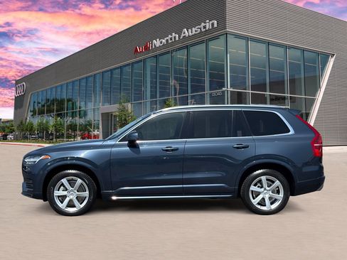 Used 2020 Volvo XC90 T6 Momentum AWD/4WD image 6