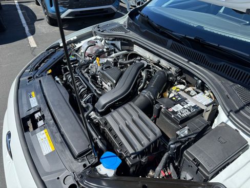 Used 2025 Volkswagen Jetta SE image 25