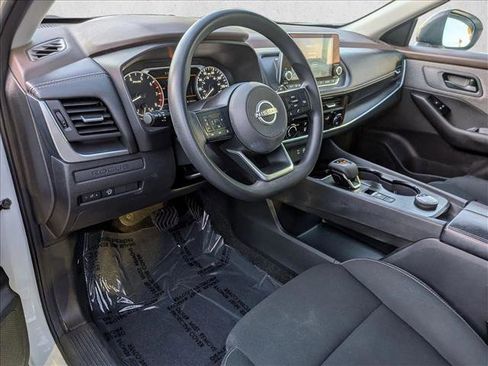 Used 2023 Nissan Rogue S image 10