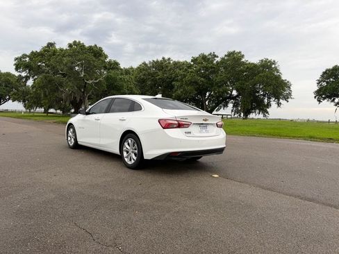 Used 2021 Chevrolet Malibu LT FWD image 3