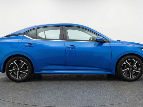 Used 2025 Nissan Sentra SV image 11