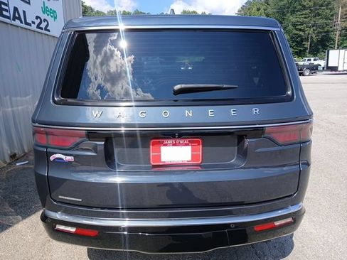 Used 2023 Jeep Wagoneer 4WD w/ Premium Group I image 4