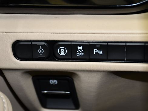 Certified 2025 Acura MDX SH-AWD w/ Technology Package image 35