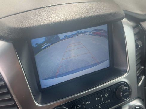 Used 2020 Chevrolet Suburban LT RWD image 17