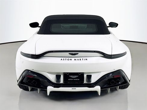 Used 2023 Aston Martin V8 Vantage Roadster image 6