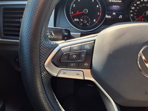 Used 2021 Volkswagen Atlas Cross Sport SE w/ Panoramic Sunroof Package image 12