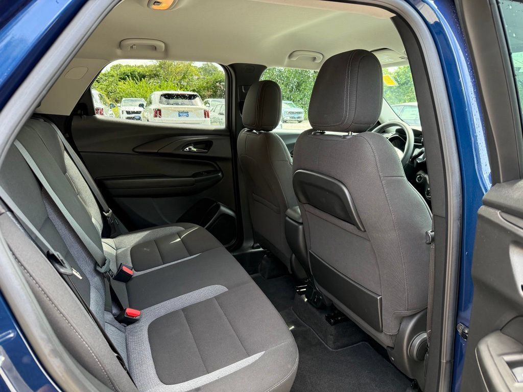 Used 2023 Chevrolet TrailBlazer LT w/ Convenience Package FWD image 19