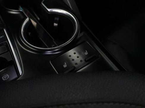 Used 2019 Toyota Camry XSE FWD image 16