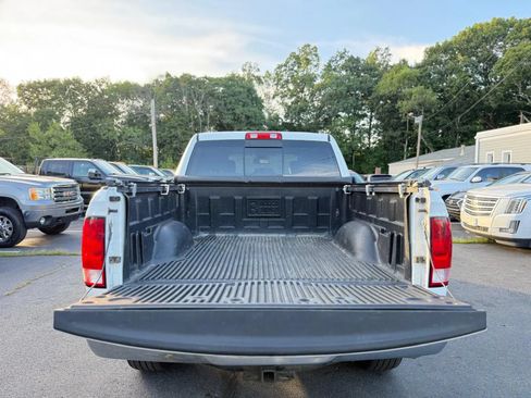Used 2016 RAM 1500 Classic SLT AWD/4WD image 12