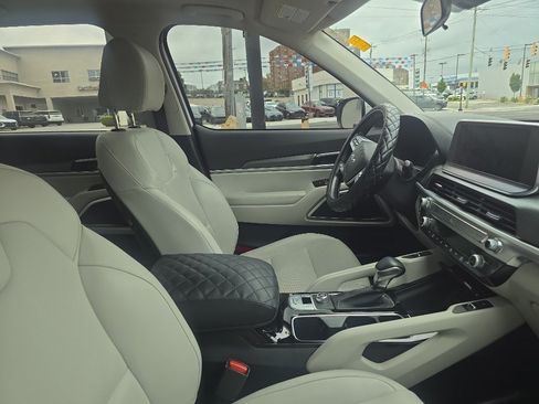 Used 2022 Kia Telluride S FWD image 9