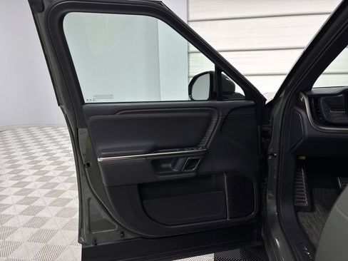 Used 2022 Rivian R1S Launch Edition image 16