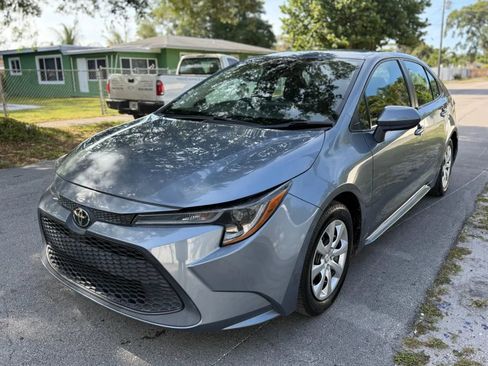 Used 2021 Toyota Corolla LE FWD image 5